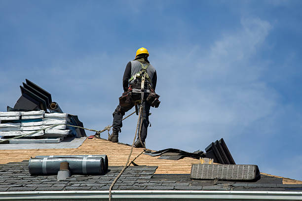 Professional Gutter Installation technician working in Jewell, IA